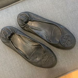 Tory Butch Travel Flats - Black Pebbled Leather- 8.5